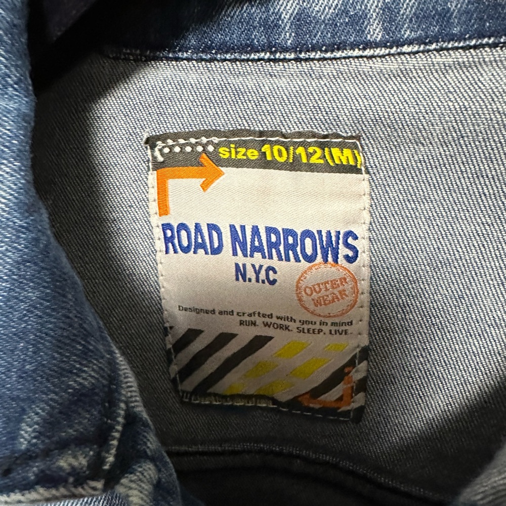 ROAD NARROWS - Picture 5 of 9